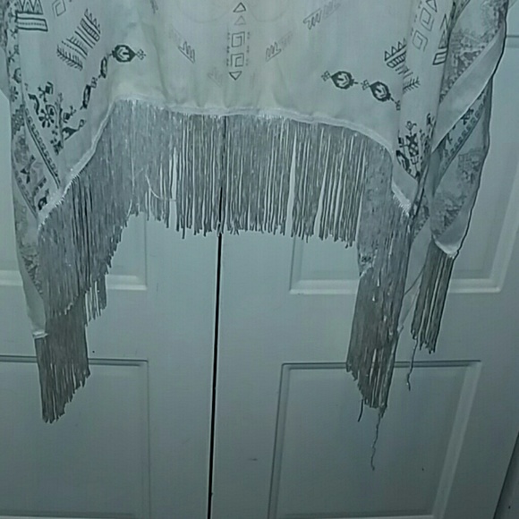 Jessica Simpson Ruana NWOT - Picture 3 of 7